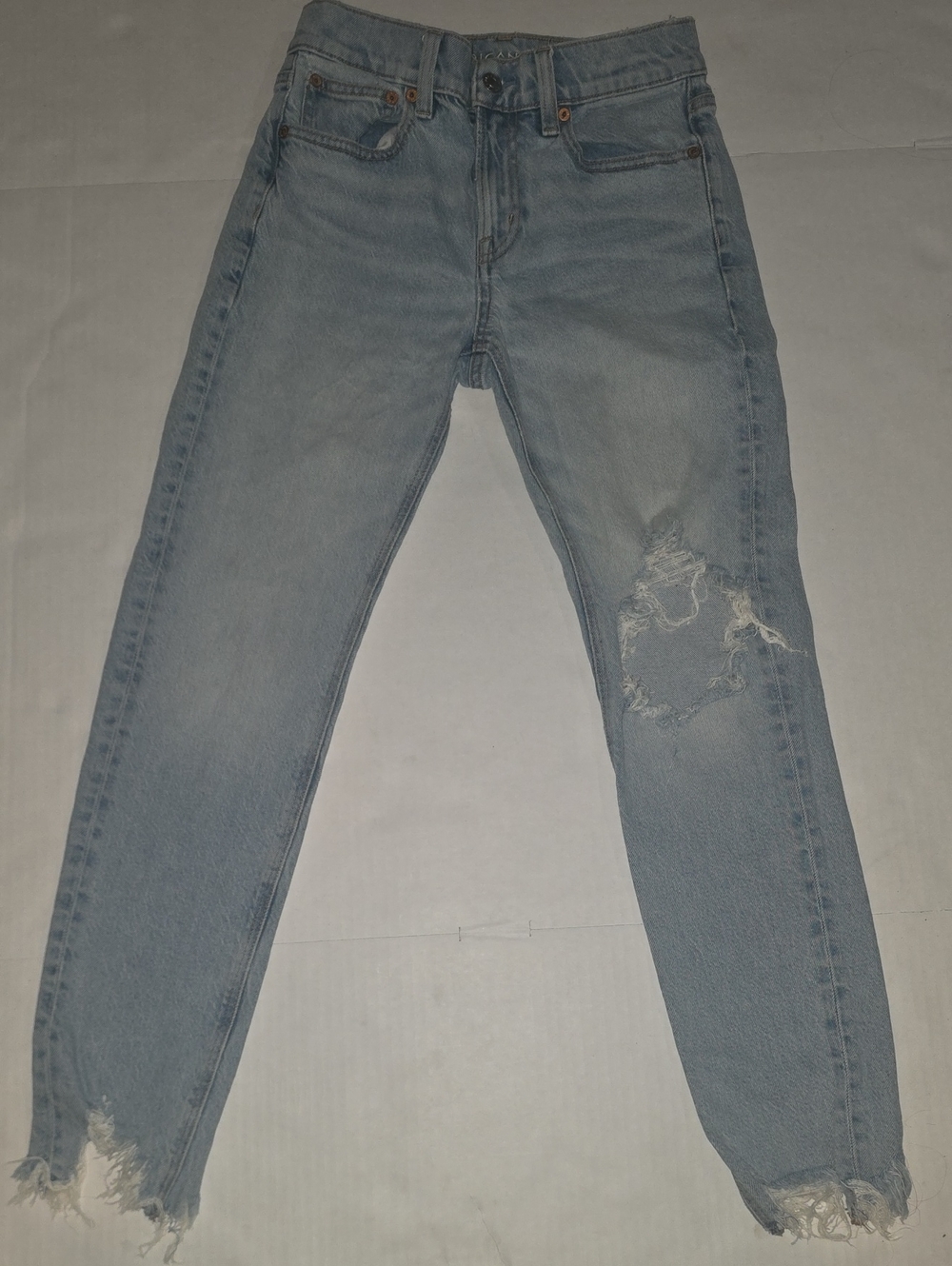 American Eagle Outfitters Light Wash 90's Skinny Jeans with Distressing